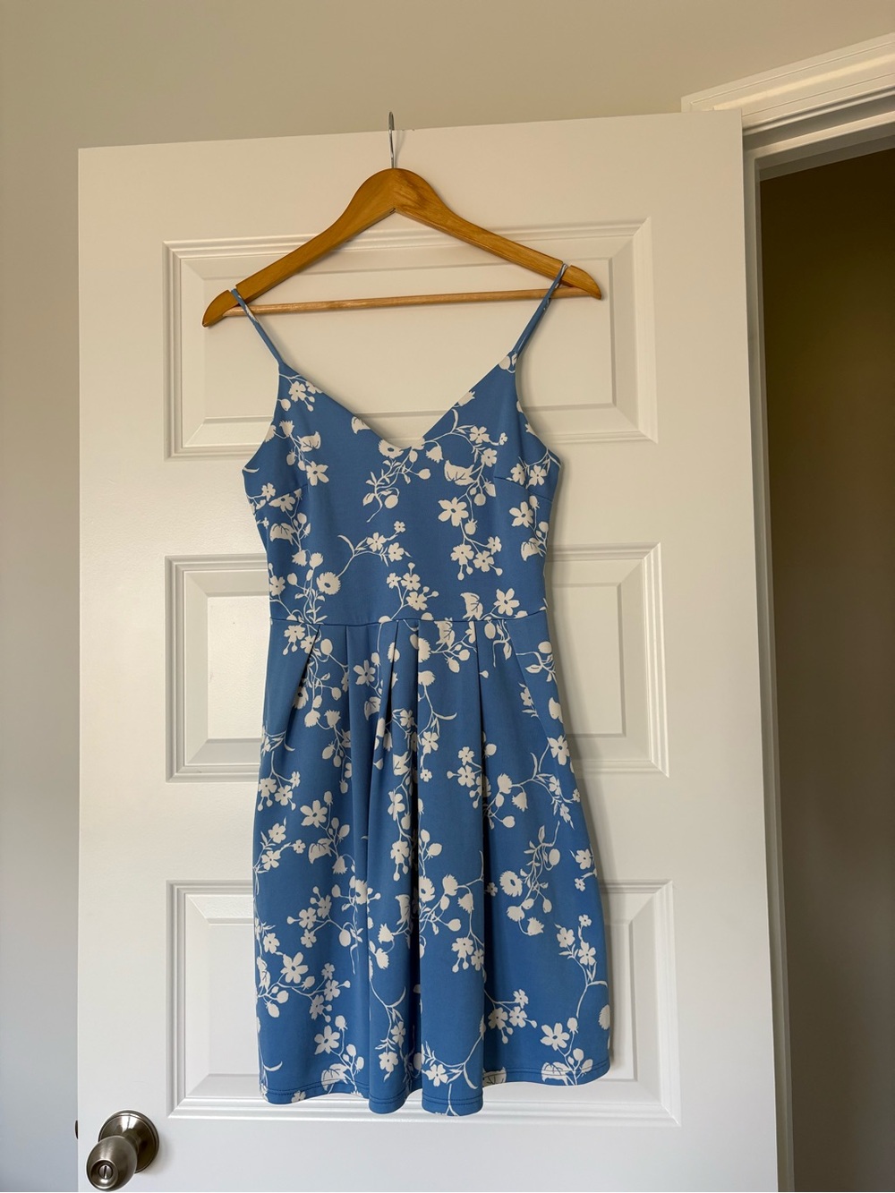 Dainty Blue Floral Picnic Garden Party  Summer Mini Dress Size Medium